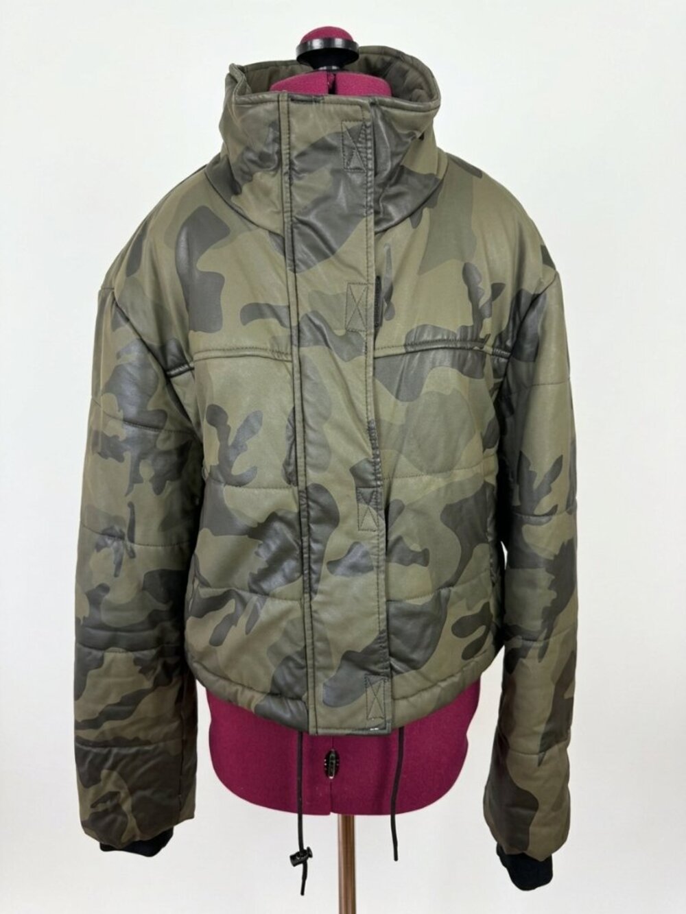 Bagatelle NYC Women's Camo Bomber Puffer Jacket - Size S
